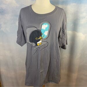 Gray Short Sleeve Tee with Penguin Design Size XL